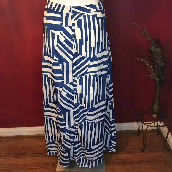 Esley Maxi Skirt with Pockets Size Small - Picture 6 of 6